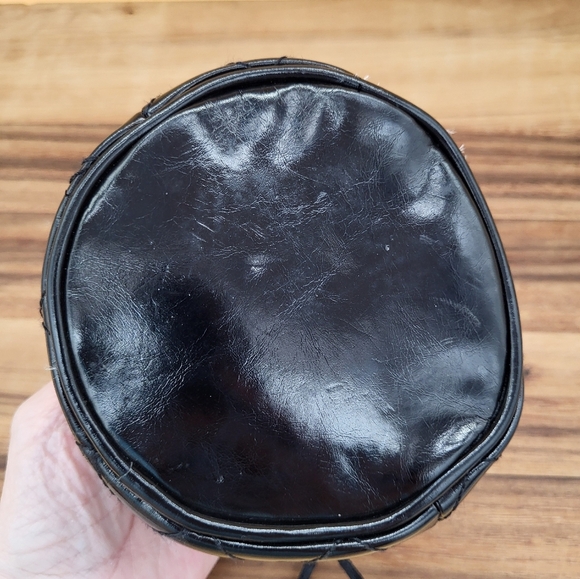 GUESS Black Quilted Women's Drawstring Pouch, Like New, Very Cute! - Picture 3 of 6